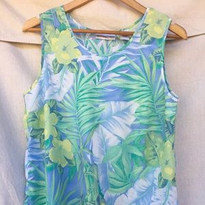 Draper and Damon’s women’s tank